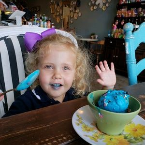 Meet your Posher, Theresa